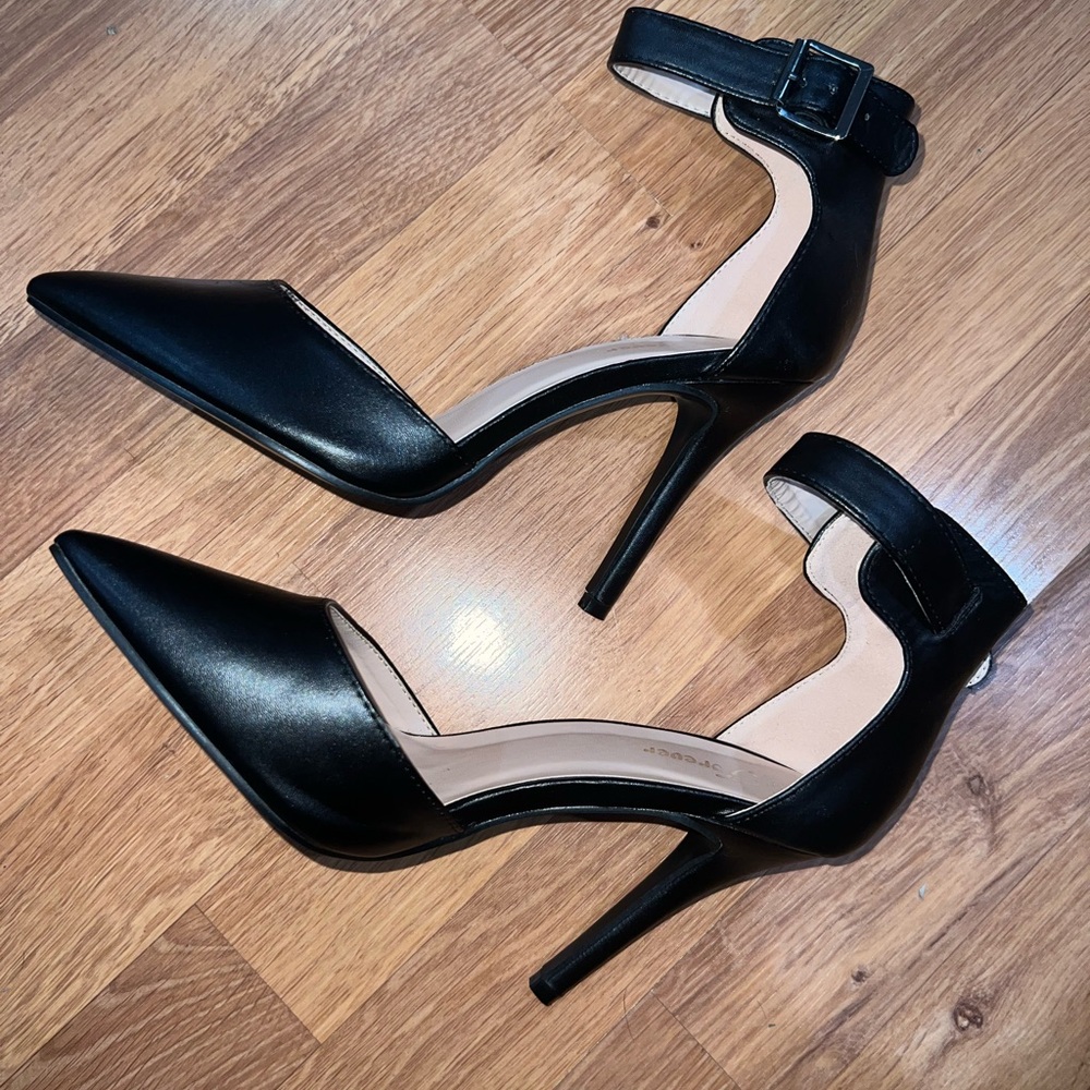 Forever Link Black Ankle Strap Heels - Picture 1 of 4